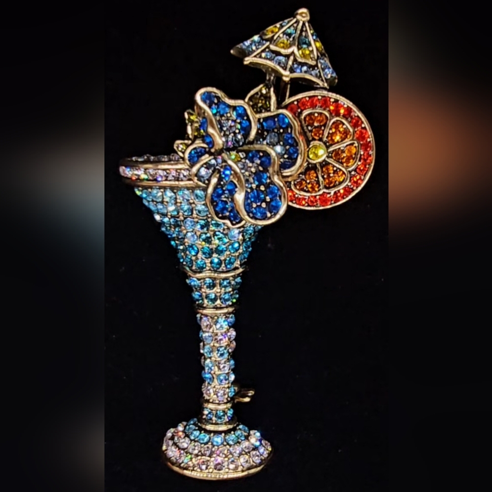 AUTHENTIC Heidi daus Cocktail Pin